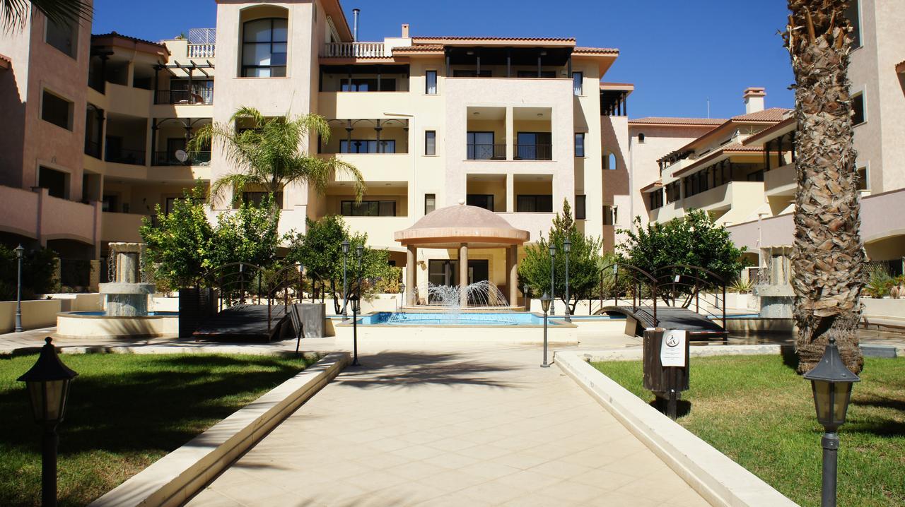 Townhouse Queens Gardens Paphos 客房 照片